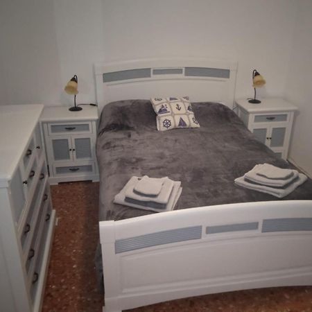 Edificio Gijon Newly Renovated Two-Bedroom Apartment ベニドルム エクステリア 写真