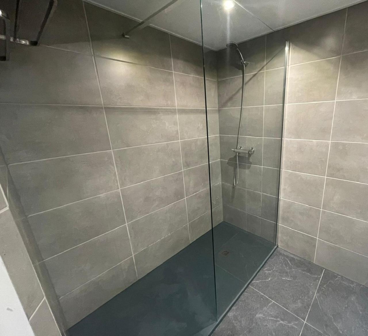 Edificio Gijon Newly Renovated Two-Bedroom Apartment ベニドルム エクステリア 写真