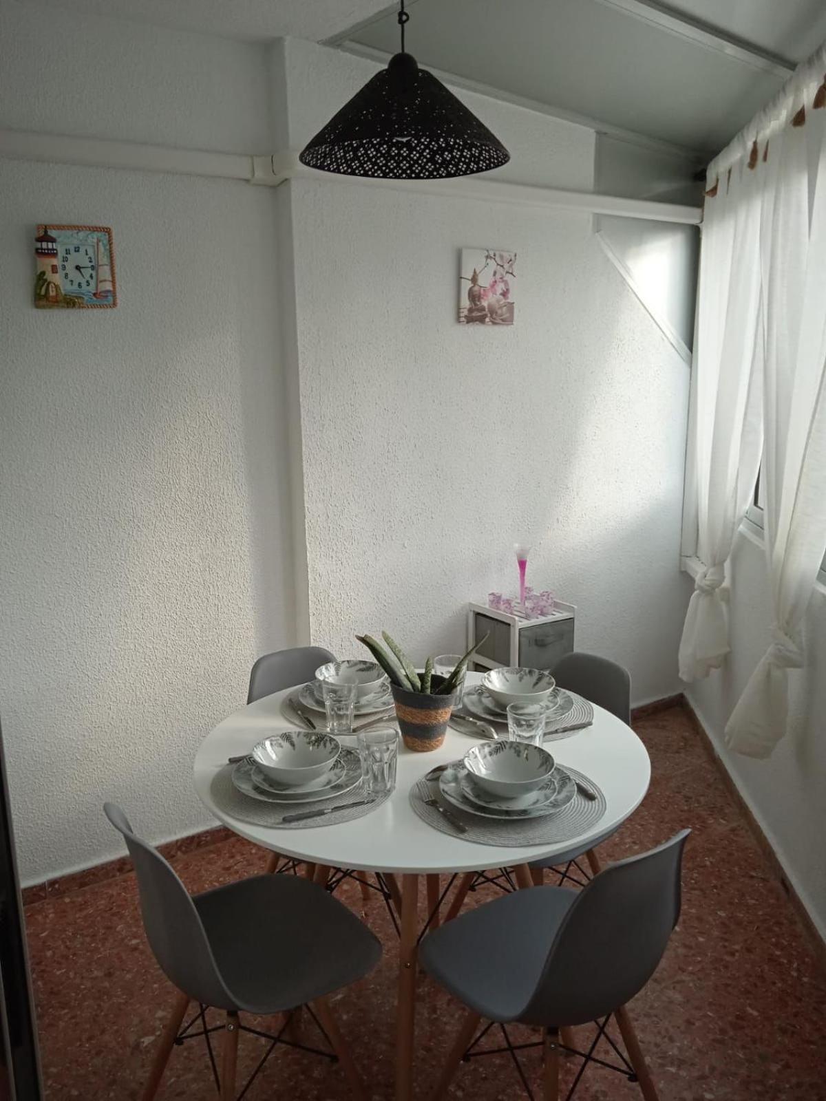 Edificio Gijon Newly Renovated Two-Bedroom Apartment ベニドルム エクステリア 写真